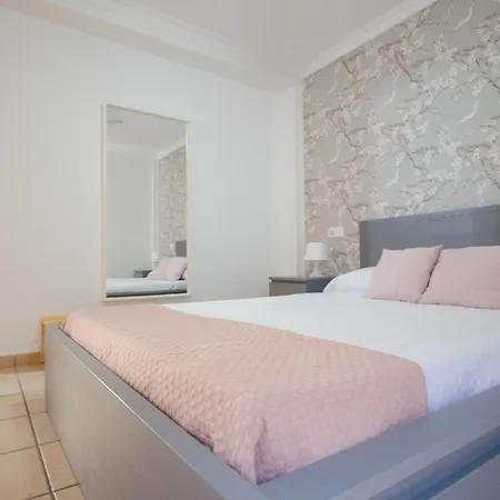 El Pescador-where Art And Meet Appartement